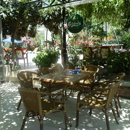 Cc's Butik Konukevi 3*